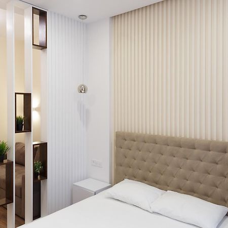 Charming Apartment In The City Center ลวีฟ ภายนอก รูปภาพ